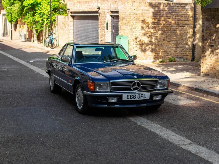Front three-quarter, nearside