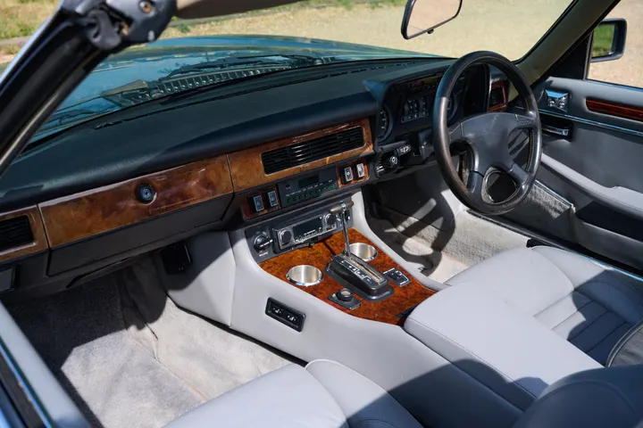Dashboard and console, walnut veneer